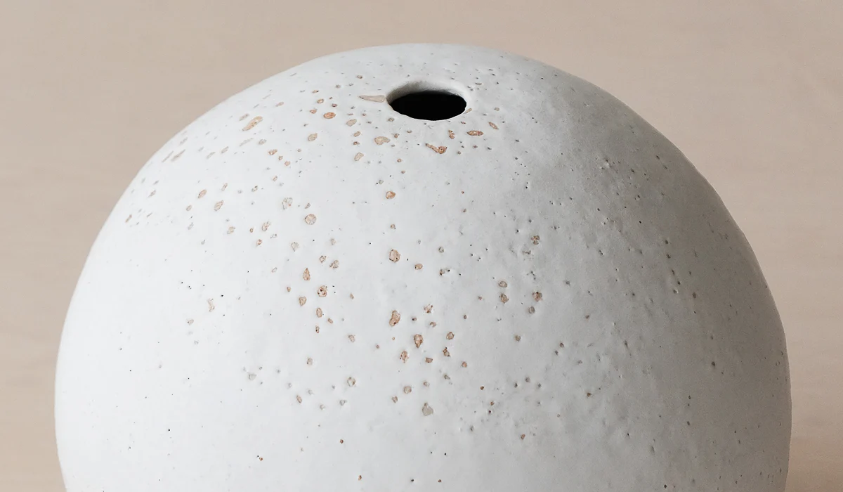 Clam Lab White Weed Vessel - Image 7