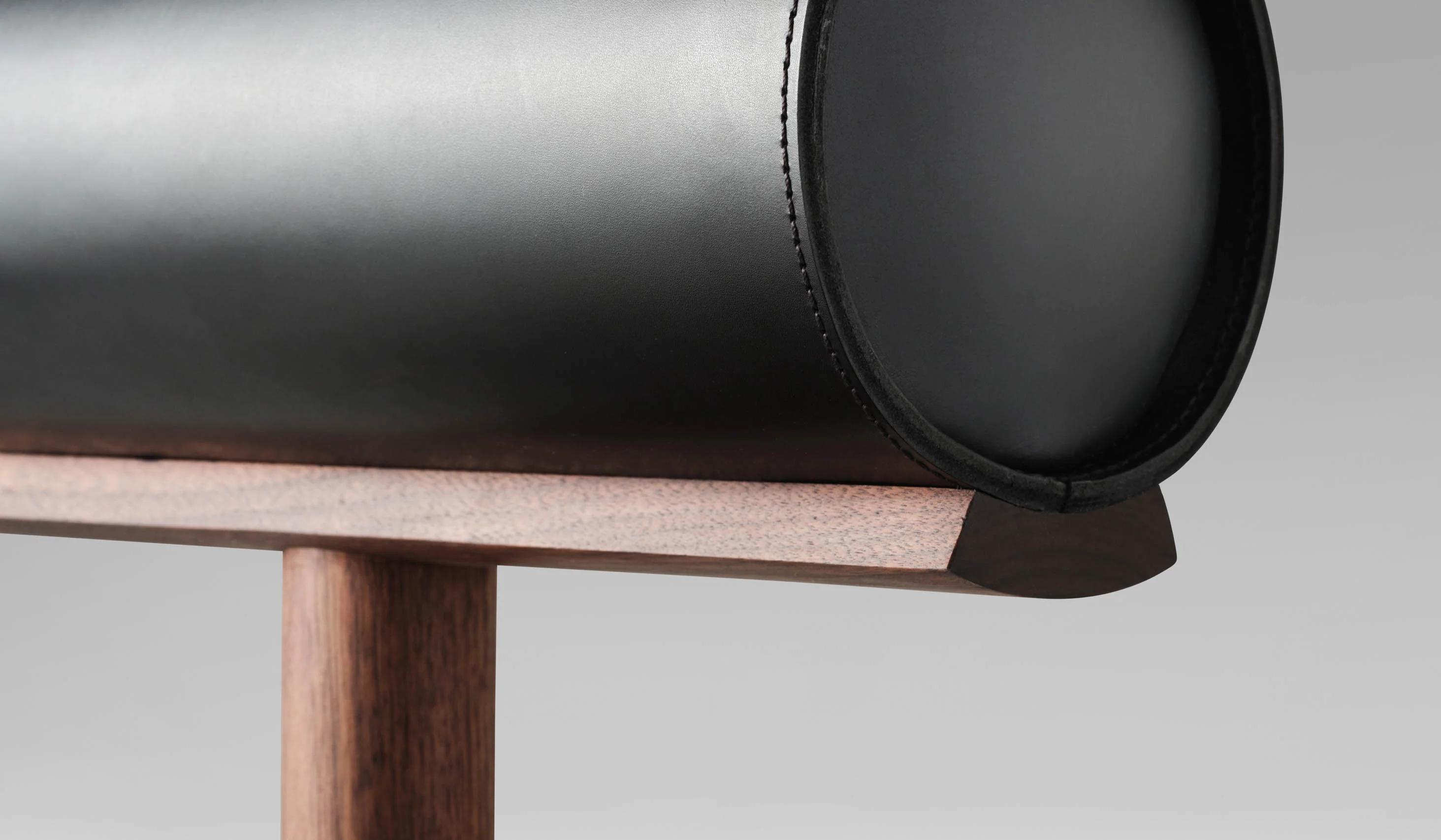 Estudio Persona Una Chair - Image 33