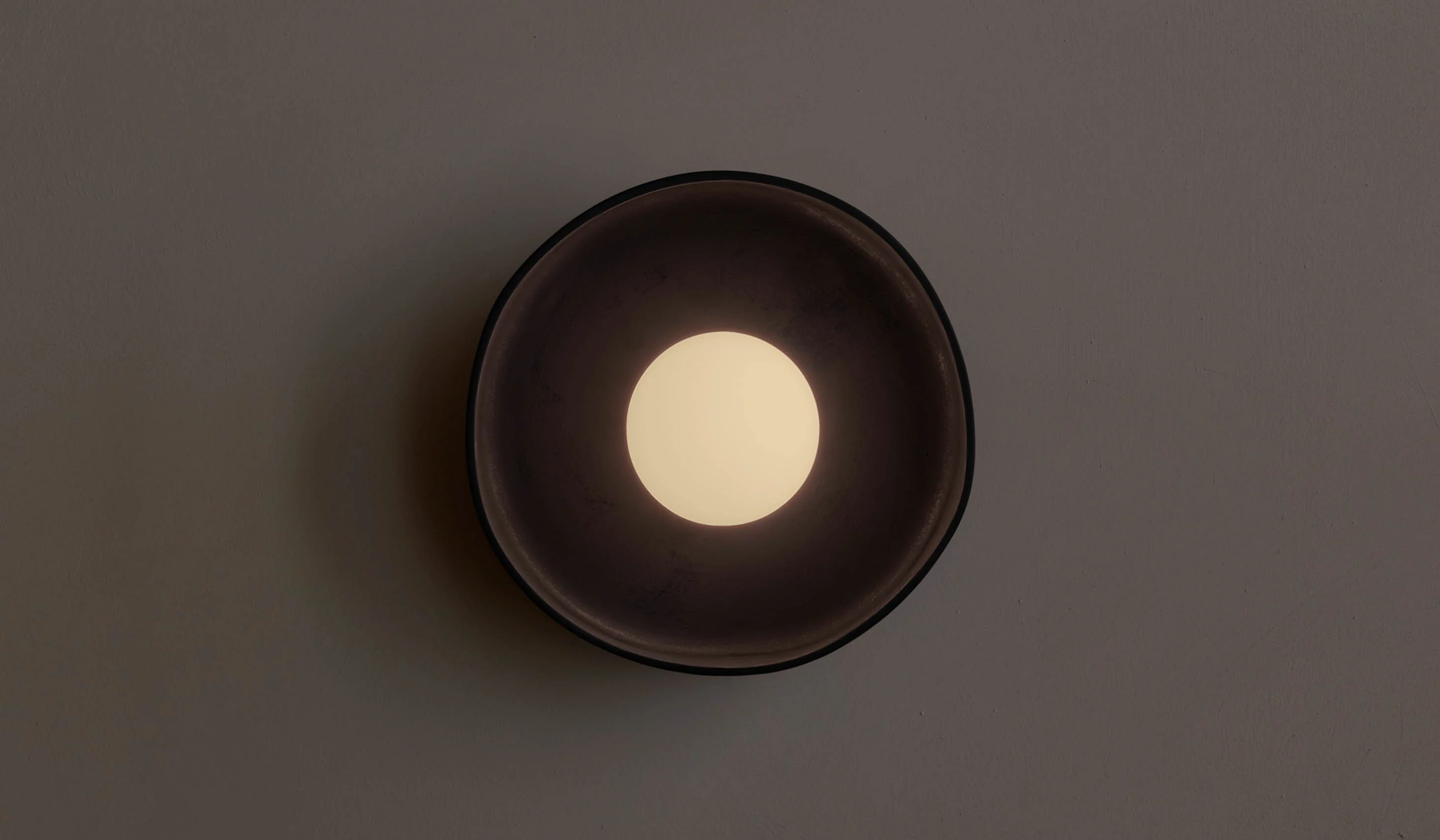 In Common With Black Ceramic Disc Surface Mount - Image 4