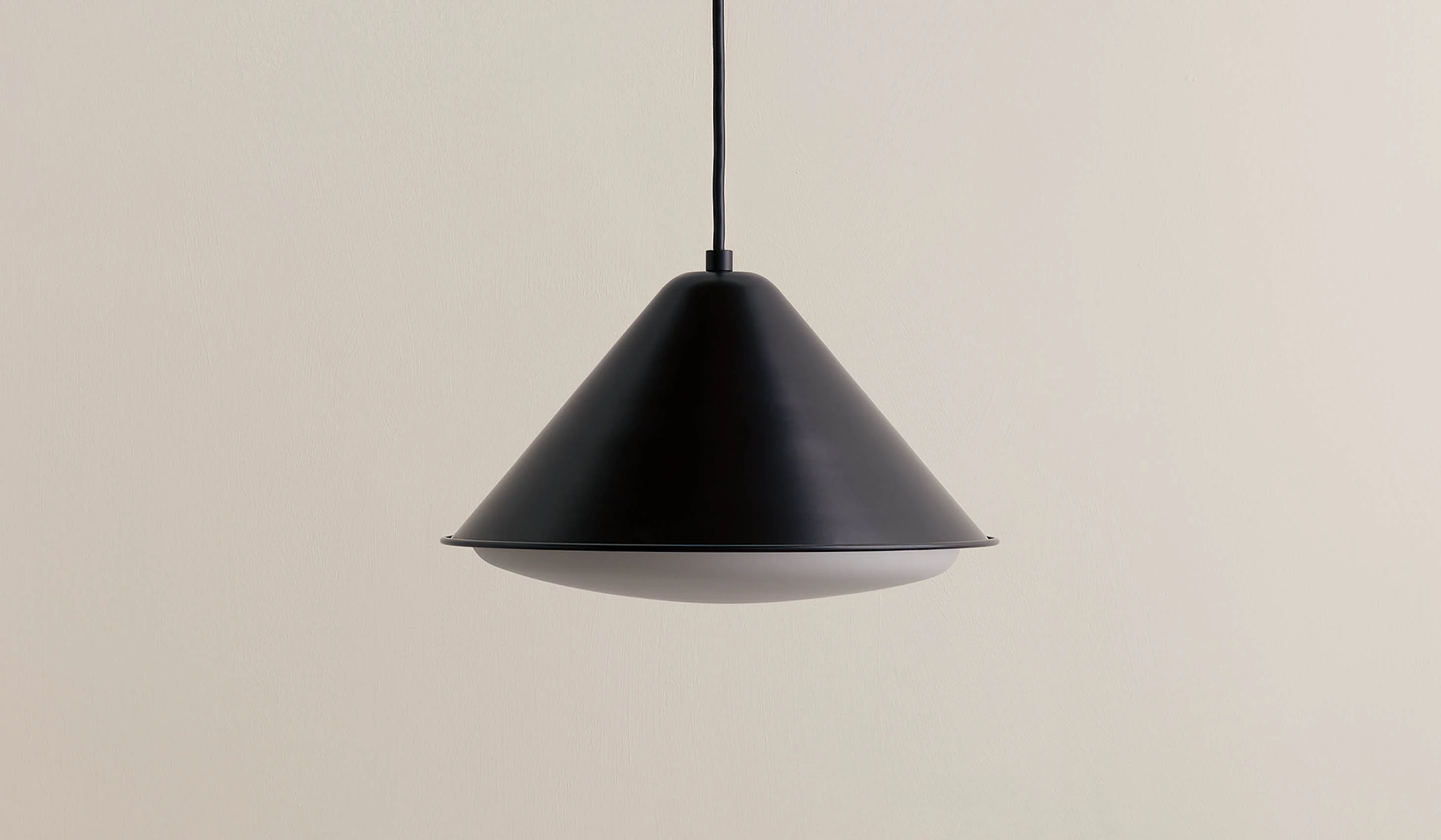 In Common With Eave Triangle Pendant - Image 10