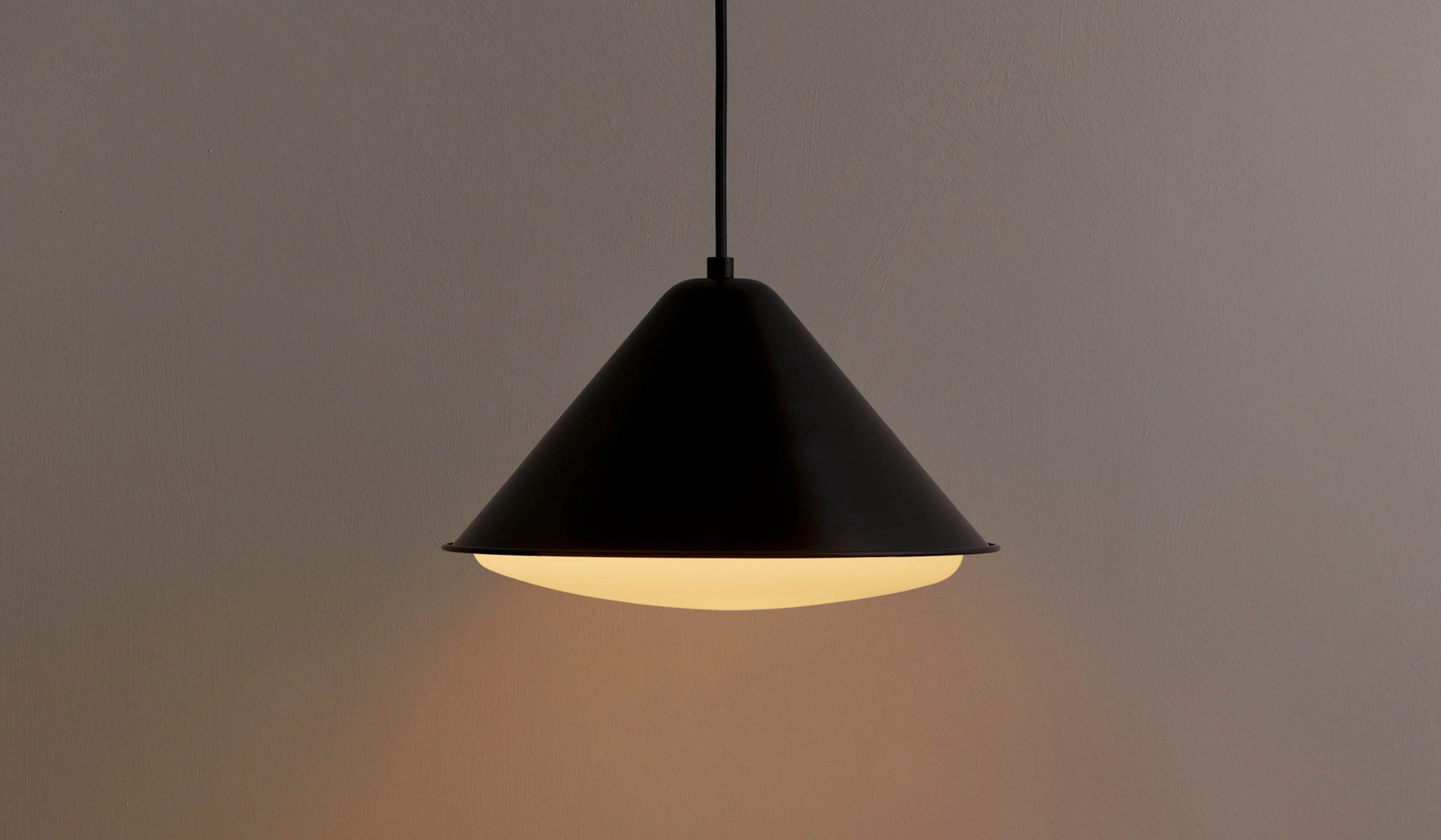 In Common With Eave Triangle Pendant - Image 36