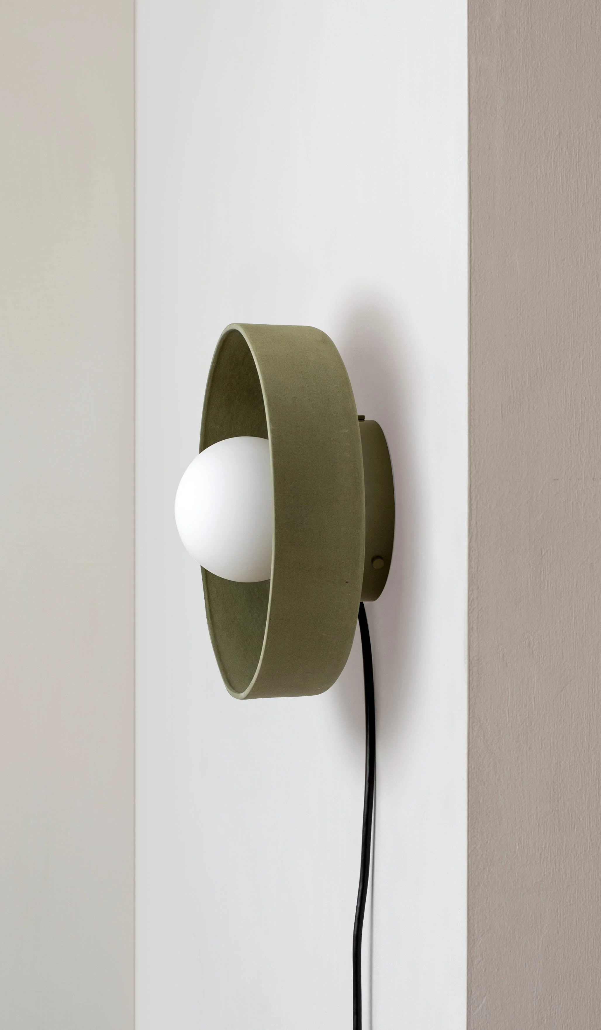 In Common With Green Ceramic Disc Surface Mount - Image 18