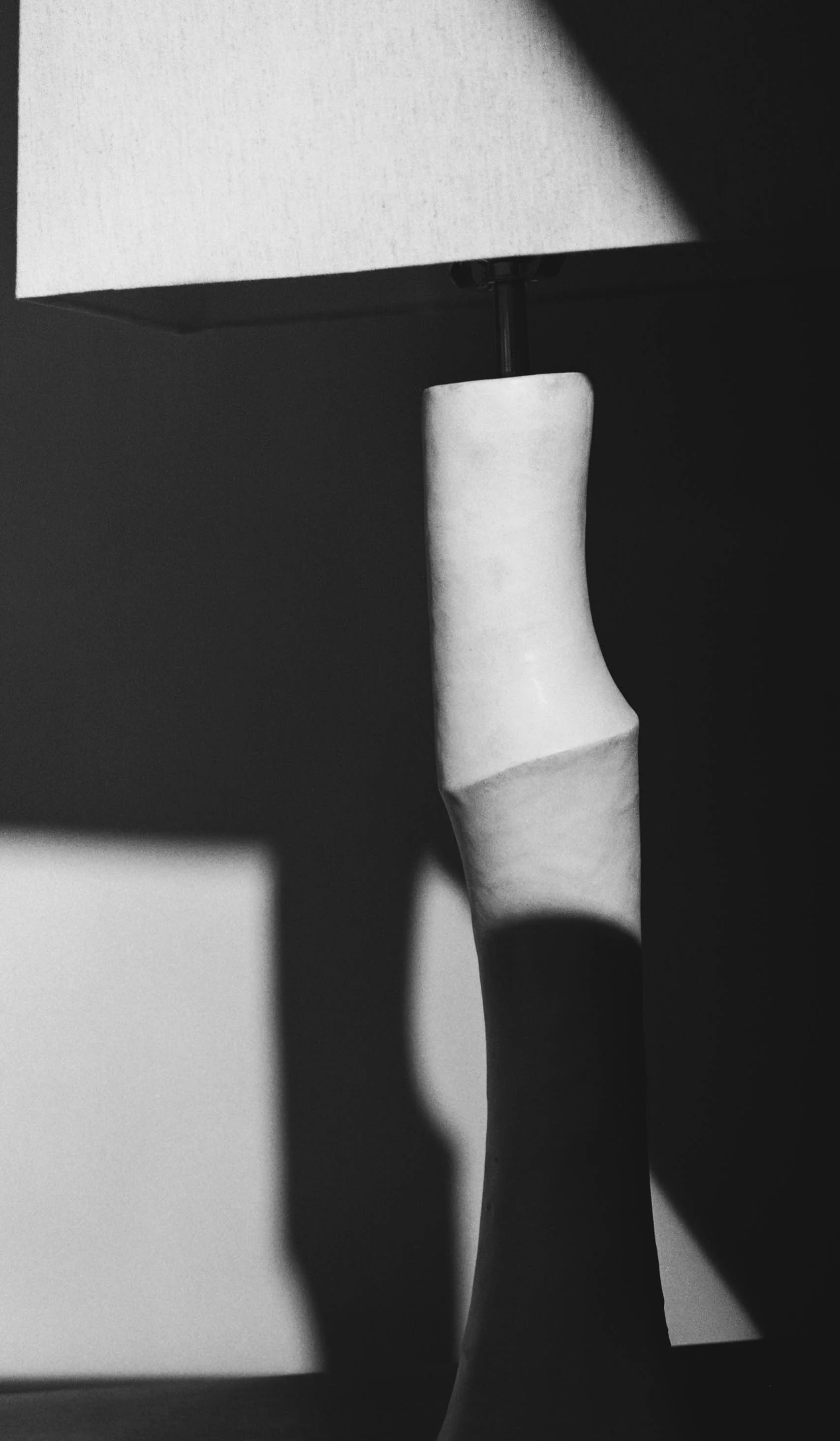 Kassandra Thatcher Sona Table Lamp - Image 8