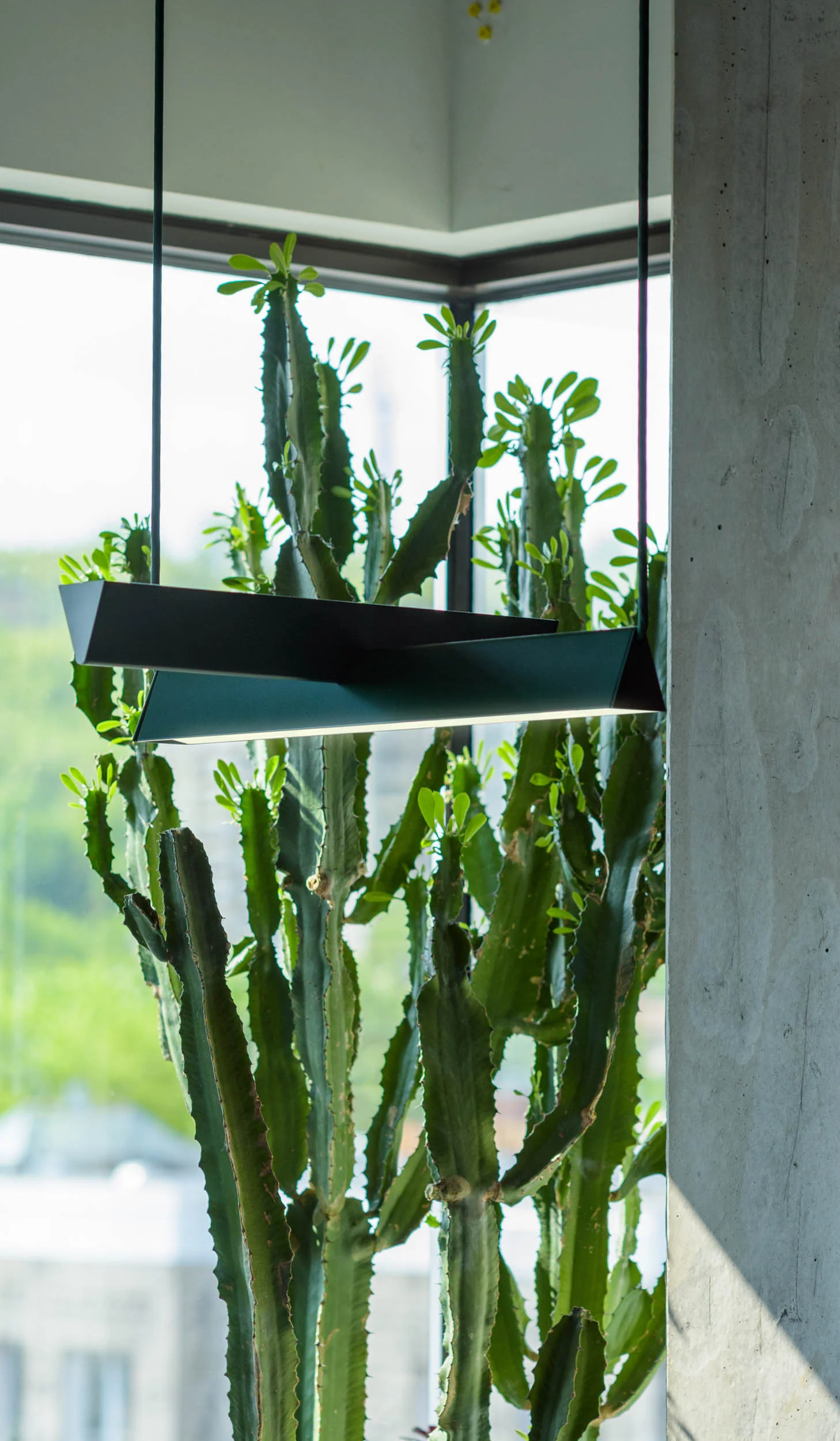Lambert & Fils Mile 02 Pendant - Image 5