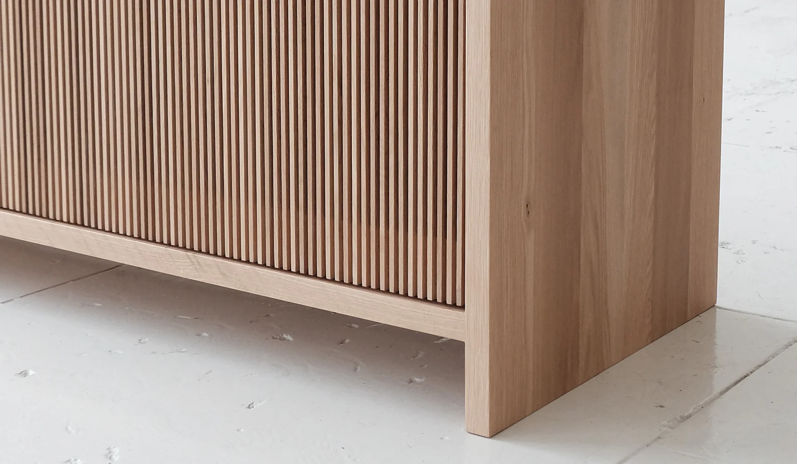 Material Oak Slatted Credenza - Image 10