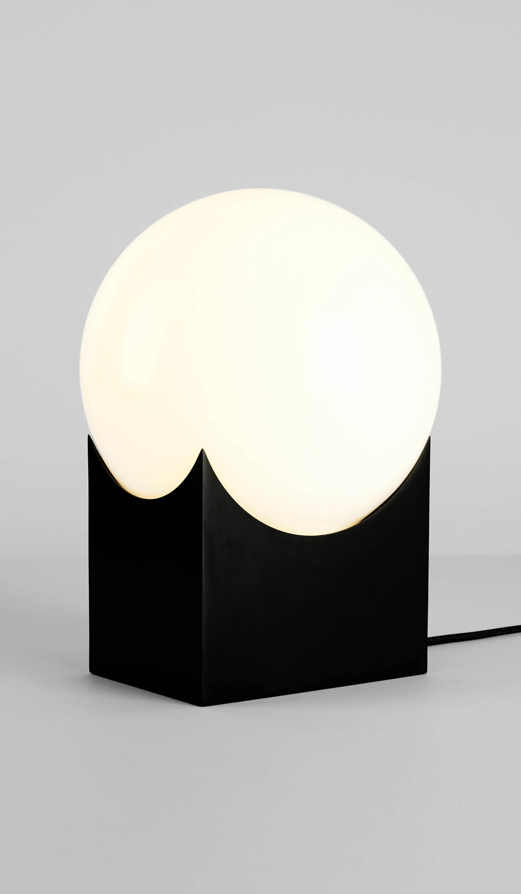 Roll & Hill Atlas 01 Table Lamp - Image 9