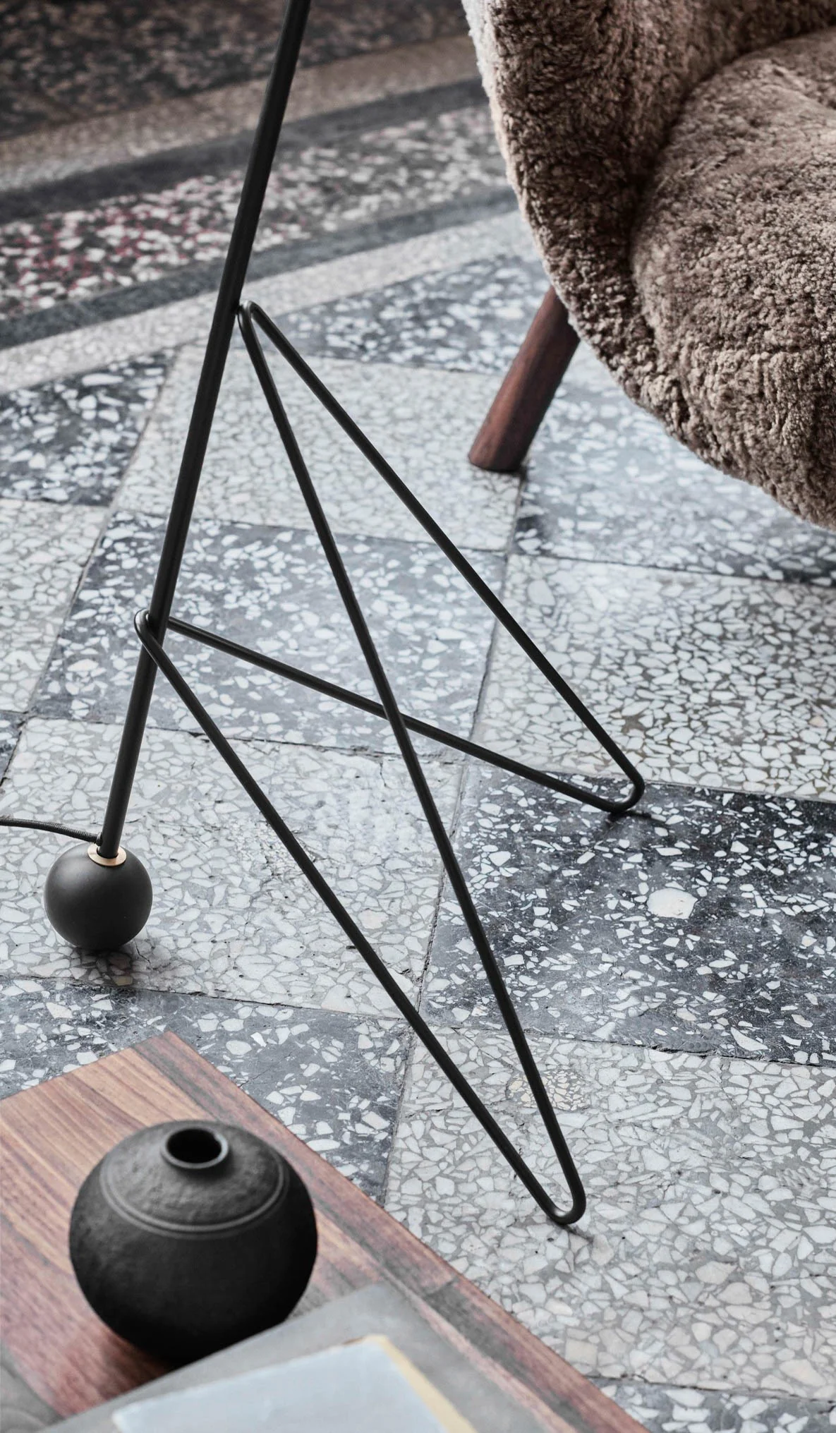 &Tradition HM8 Tripod Floor Lamp - Image 5