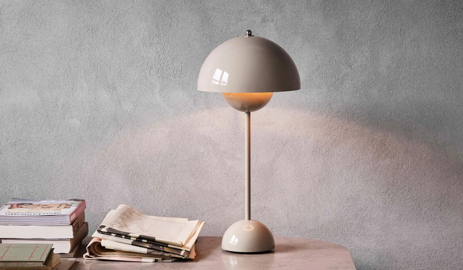 &Tradition VP3 Flower Pot Table Lamp - Image 4