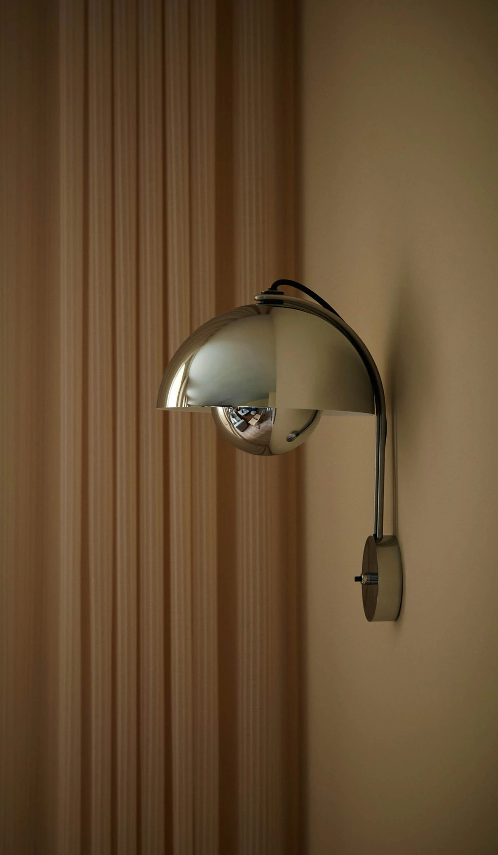 &Tradition VP8 Flower Pot Wall Lamp - Image 3